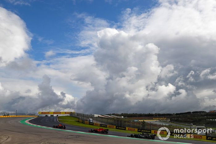 Alex Albon, Red Bull Racing RB16, Sebastian Vettel, Ferrari SF1000, Lewis Hamilton, Mercedes F1 W11