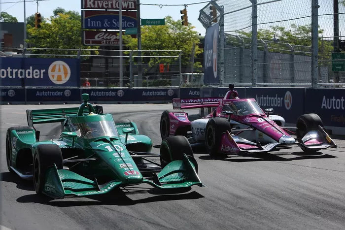 Alex Palou, Chip Ganassi Racing Honda, Helio Castroneves, Meyer Shank Racing Honda
