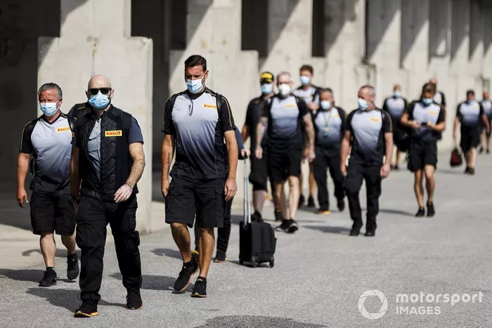 Mecánicos de Pirelli