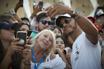 Lewis Hamilton, Mercedes AMG F1, selfie