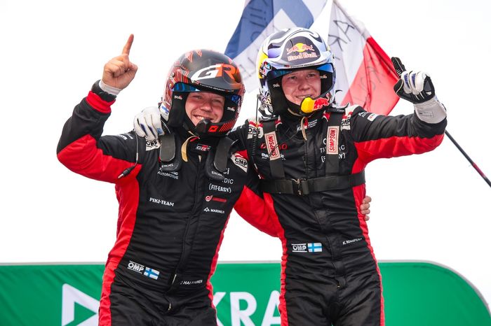 Победители Калле Рованперя, Йонне Халттунен, Toyota Gazoo Racing WRT Toyota GR Yaris Rally1