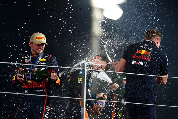 Lando Norris, McLaren, Max Verstappen, Red Bull Racing