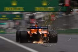Fernando Alonso, McLaren MCL33 sparks