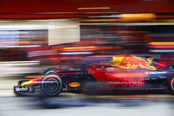 Arrêt au stand pour Max Verstappen, Red Bull Racing RB14