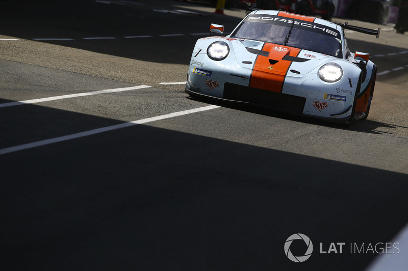 #86 Gulf Racing Porsche 911 RSR: Michael Wainwright, Benjamin Barker, Alex Davison