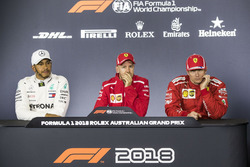 Lewis Hamilton, Mercedes-AMG F1, Sebastian Vettel, Ferrari et Kimi Raikkonen, Ferrari, en conférence de presse