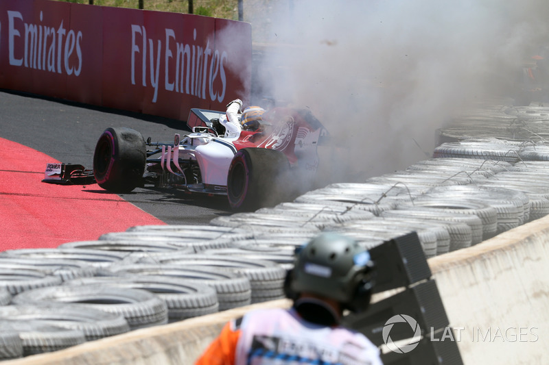 Accident de Marcus Ericsson, Sauber C37 qui prend feu