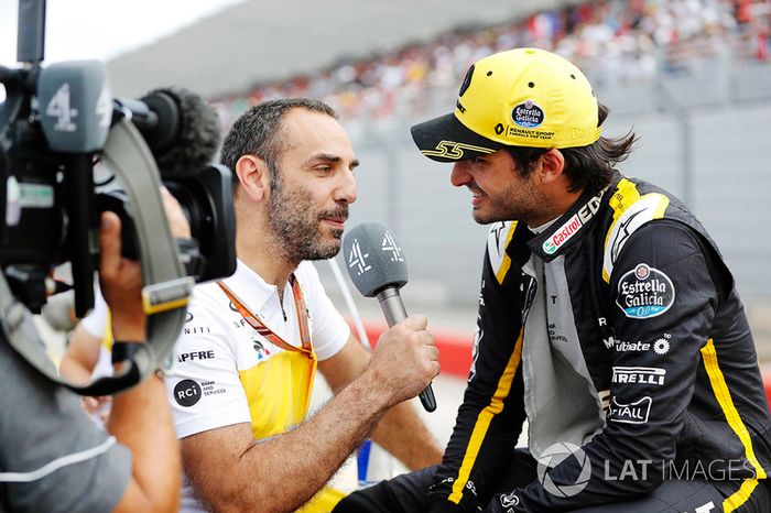 Cyril Abiteboul, Renault Sport F1 Team, y Carlos Sainz Jr., Renault Sport F1 Team