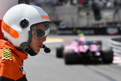 Естебан Окон, Force India VJM11, маршал