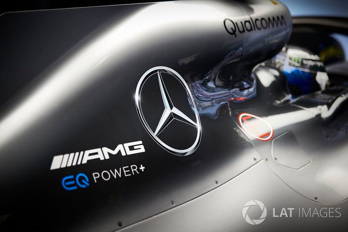 Logos en el Mercedes AMG F1 W09