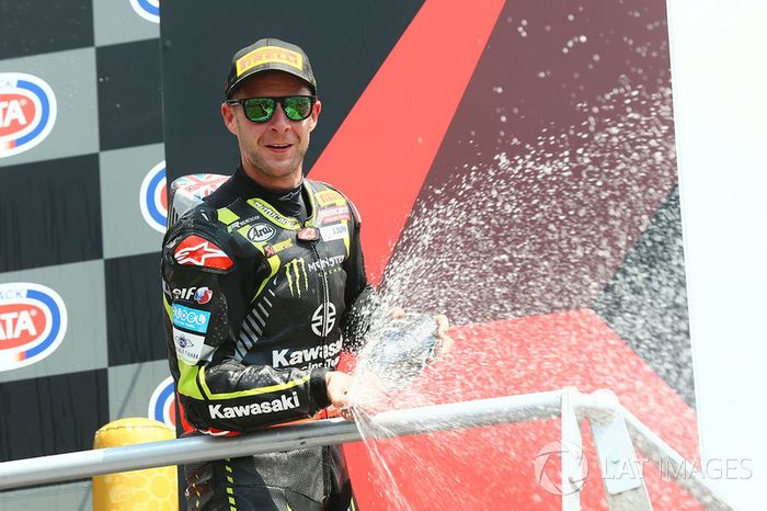 Podium: ganador, Jonathan Rea, Kawasaki Racing