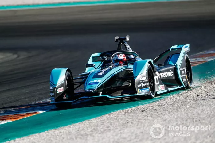 5º Mitch Evans, Panasonic Jaguar Racing, Jaguar I-Type 4 (1:15.306)