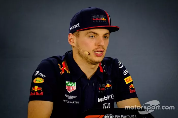 Com a suposta saída de Hamilton, as Flechas de Prata continuaria contando com um dos nomes mais fortes do grid, em matéria de talento.