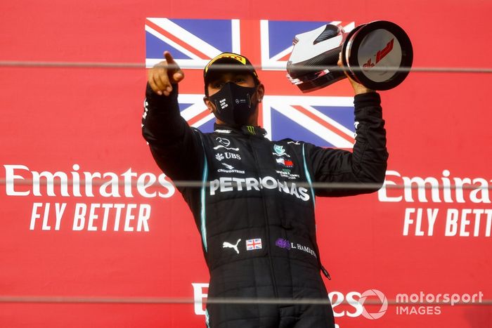 Podio: ganador de la carrera Lewis Hamilton, Mercedes-AMG F1 celebra