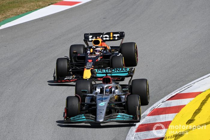 George Russell, Mercedes W13, Max Verstappen, Red Bull Racing RB18