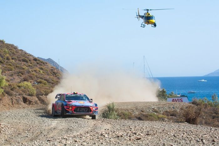 Thierry Neuville, Nicolas Gilsoul, Hyundai Motorsport Hyundai i20 Coupe WRC