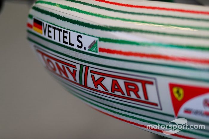 Sebastian Vettel a South Gard su un Tony kart