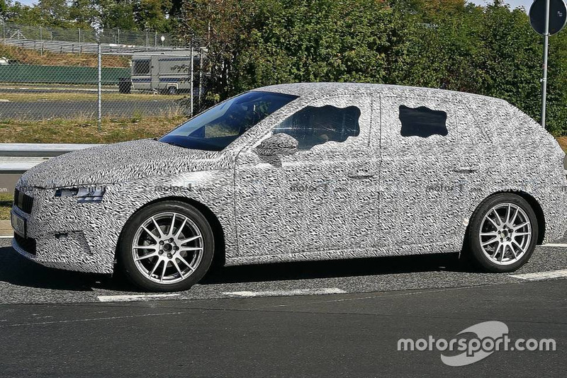 Шпигунські фото наступника Skoda Rapid 2020 року