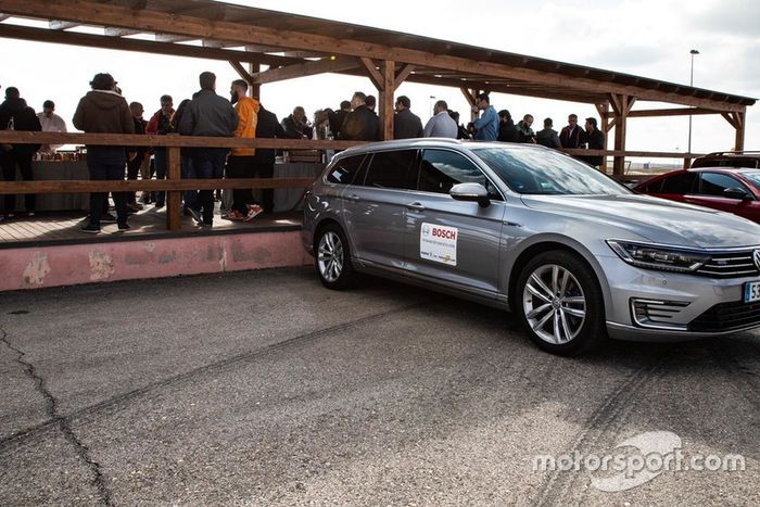 II Curso de Conducción y Nuevas Tecnologías BOSCH - Motor1.com España - Motorsport.com 