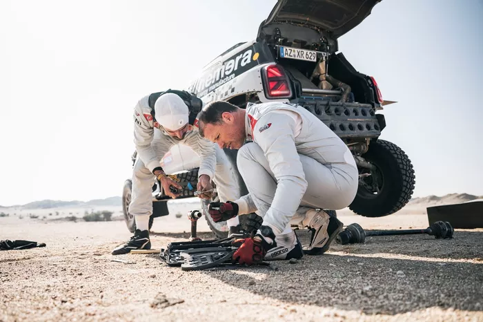 #222 X-Raid Mini JCW Team Mini: Guillaume De Mevius, Mathieu Baumel