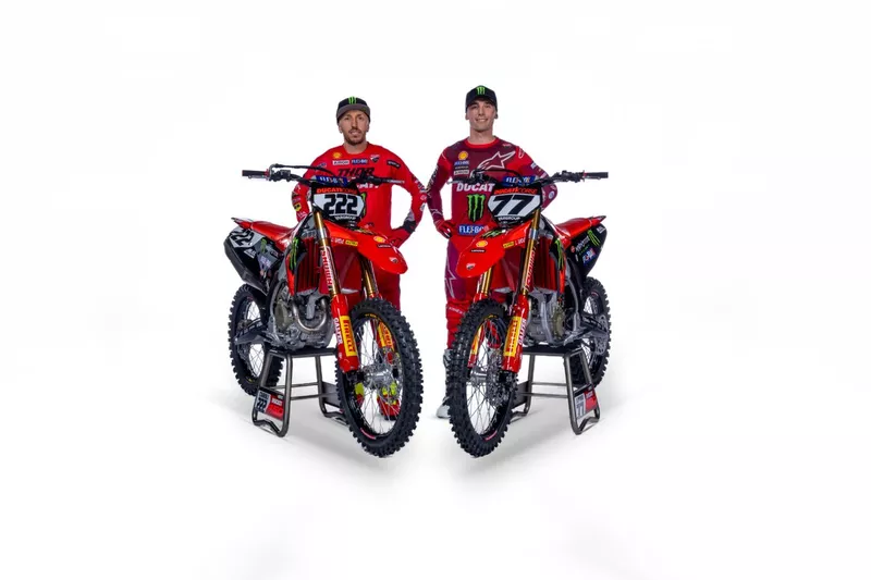 Tony Cairoli, Equipo Ducati y Alessandro Lupino, Equipo Ducati