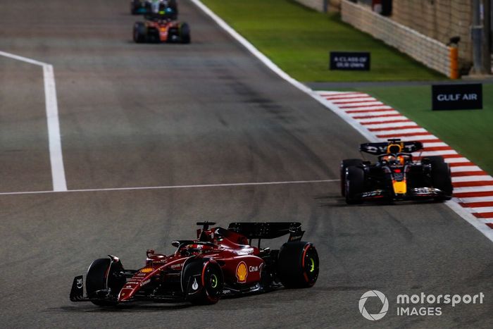 Charles Leclerc, Ferrari F1-75, Max Verstappen, Red Bull Racing RB18