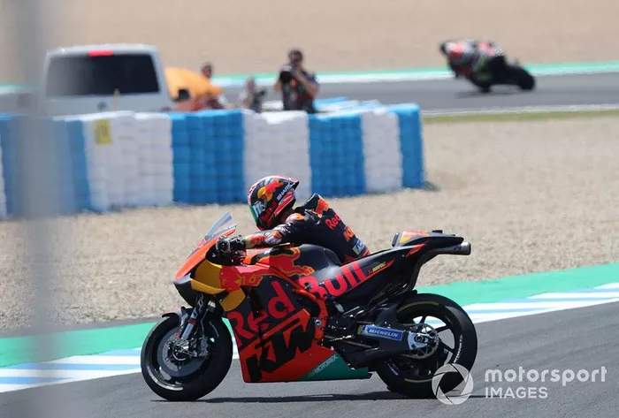 Johann Zarco, Red Bull KTM Factory Racing después de la caída