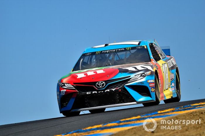 Kyle Busch, Joe Gibbs Racing, Toyota Camry M&M's Hazelnut