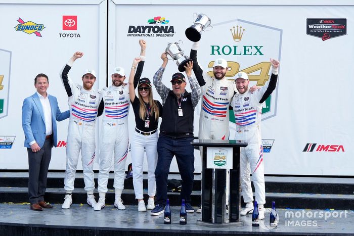 #79 WeatherTech Racing Mercedes AMG GT3: Cooper MacNeil, Daniel Juncadella, Jules Gounon, Maro Engel, Sr. y Sra. David MacNeil