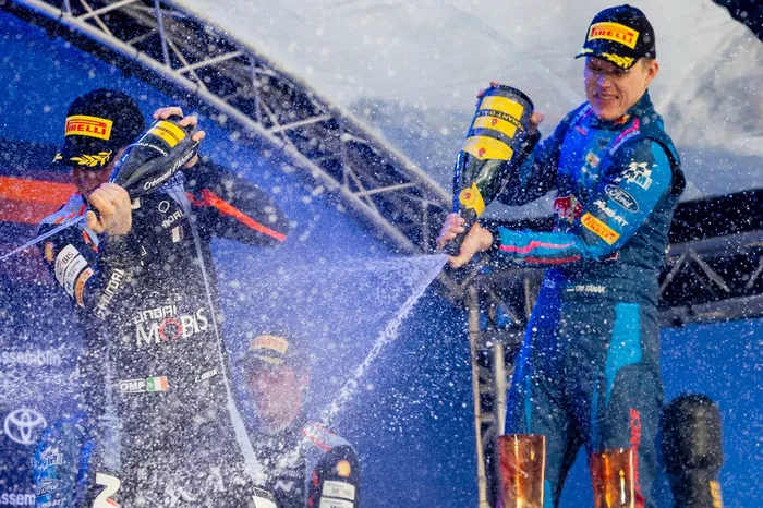 Podio: Ganadores Ott Tänak, M-Sport Ford World Rally Team Ford Puma Rally1, segundo Craig Breen, Hyundai World Rally Team Hyundai i20 N Rally1