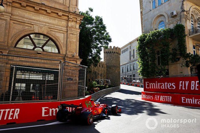 Carlos Sainz Jr., Ferrari SF21