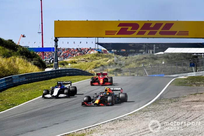 Sergio Pérez, Red Bull Racing RB16B, George Russell, Williams FW43B, Charles Leclerc, Ferrari SF21