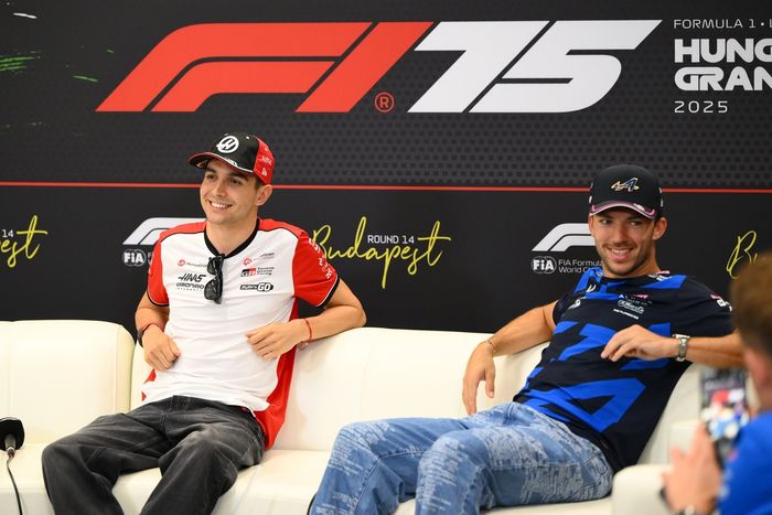 Pierre Gasly, Alpine, Esteban Ocon, Haas F1 Team