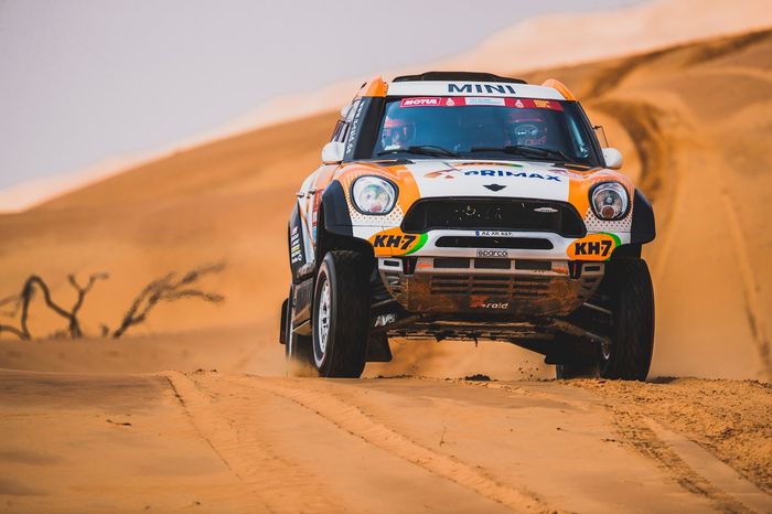 #238 X-Raid Mini John Cooper Works Rally Mini: Laia Sanz, Maurizio Gerini