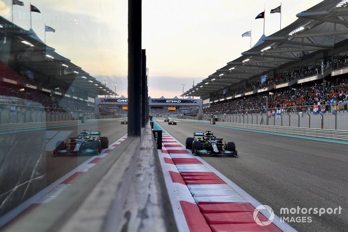 Lewis Hamilton, Mercedes W12, Max Verstappen, Red Bull Racing RB16B