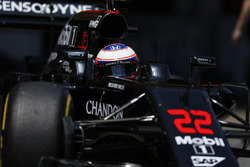 Jenson Button, McLaren MP4-31 on track