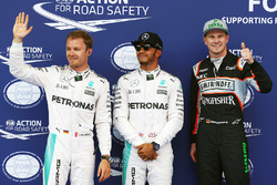 Ganador de la pole Lewis Hamilton, Mercedes AMG F1 Team, segundo lugar Nico Rosberg, Mercedes AMG F1