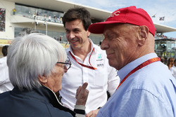 Bernie Ecclestone, avec Toto Wolff, Mercedes AMG F1 et Niki Lauda, Mercedes Mercedes AMG F1