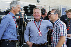 Damon Hill avec Johnny Herbert et Jacques Villeneuve