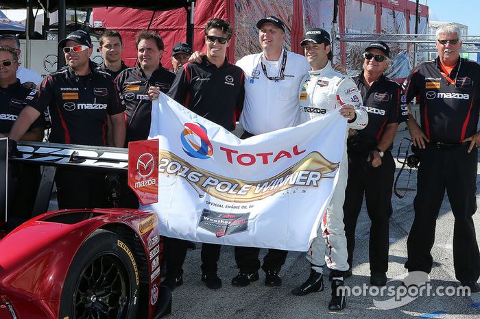 Ganadores de la pole #55 Mazda Motorsports Mazda Prototype: Jonathan Bomarito, Tristan Nunez
