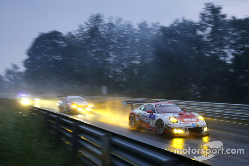 #3 Frikadelli Racing Team, Porsche 911 GT3 R: Klaus Abbelen, Sabine Schmitz, Patrick Huisman, Norber