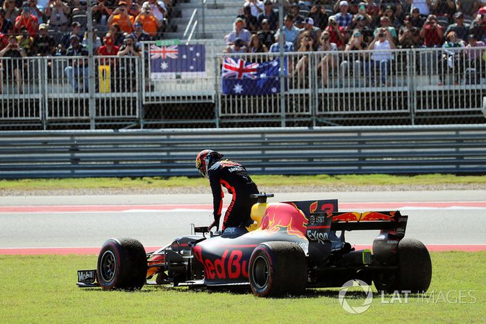 Daniel Ricciardo, Red Bull Racing RB13 retirado de la carrera