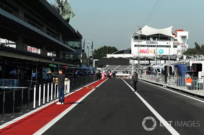 Pit lane