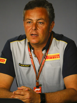 Mario Isola, Yarış Menajeri, Pirelli Motorsport, Basın toplantısında