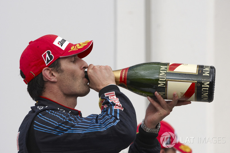 Podium: racewinnaar Mark Webber, Red Bull Racing