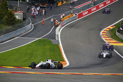 Felipe Massa, Williams FW40, Lance Stroll, Williams FW40, Carlos Sainz Jr., Scuderia Toro Rosso STR1