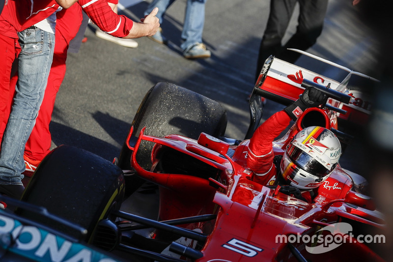 Sebastian Vettel, Ferrari SF70H, vainqueur, arrive dans le Parc Fermé