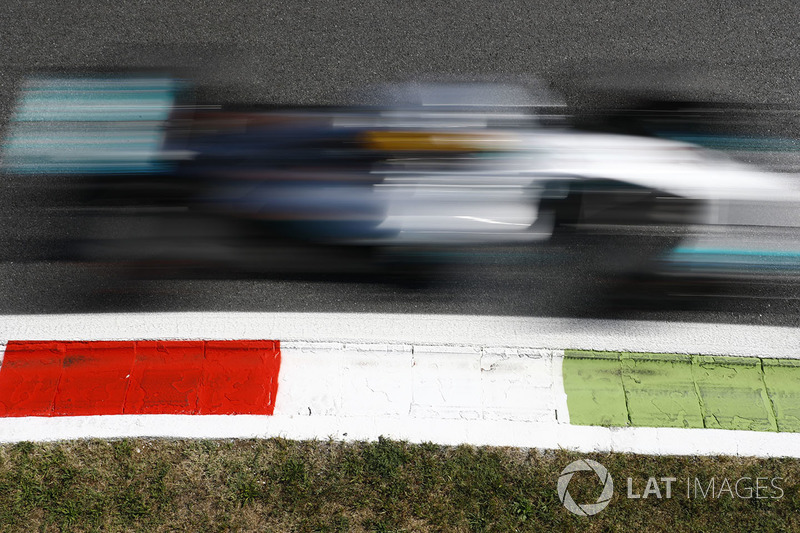 5. GP da Itália, 2017: Lewis Hamilton (Mercedes) em 1h15min32s312 (243.627 km/h)