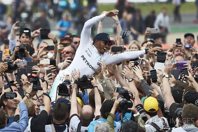 Lewis Hamilton - 14 (2º no ranking) GP do Japão de 2007, China 2008, Malásia, Itália e Cingapura de 2014, Austrália, China, Grã-Bretanha e Itália de 2015, Áustria de 2016 e China, Espanha, Canadá e Grã-Bretanha de 2017.