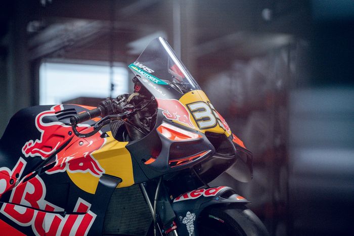 Livery Tim Balap Pabrik Red Bull KTM